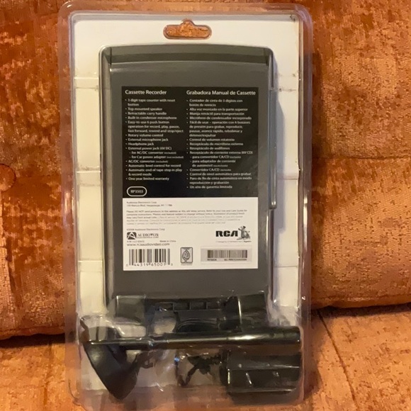 RCA RP3503 Cassette Tape Recorder NIP Standup Mic & Adapter Included 2008 - Picture 2 of 5